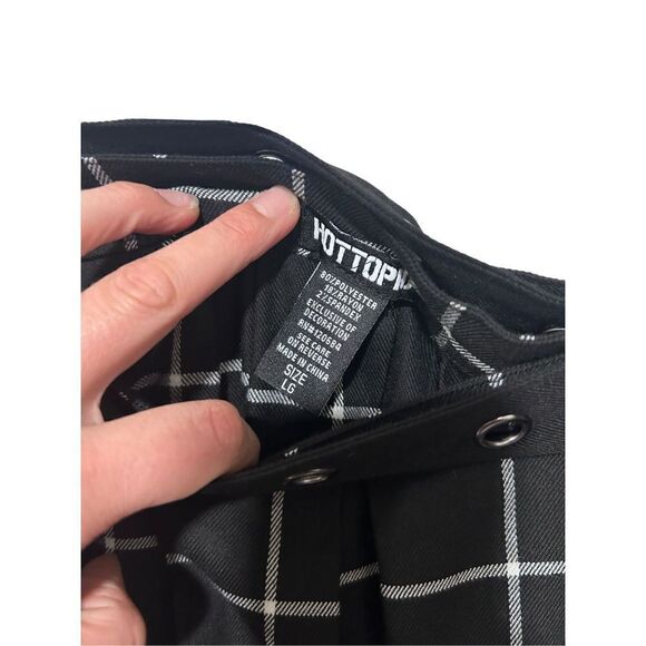 Hot Topic Grid Black Pleated Mini Skirt Belt Size Large Dark Academia Wednesday - Picture 6 of 7